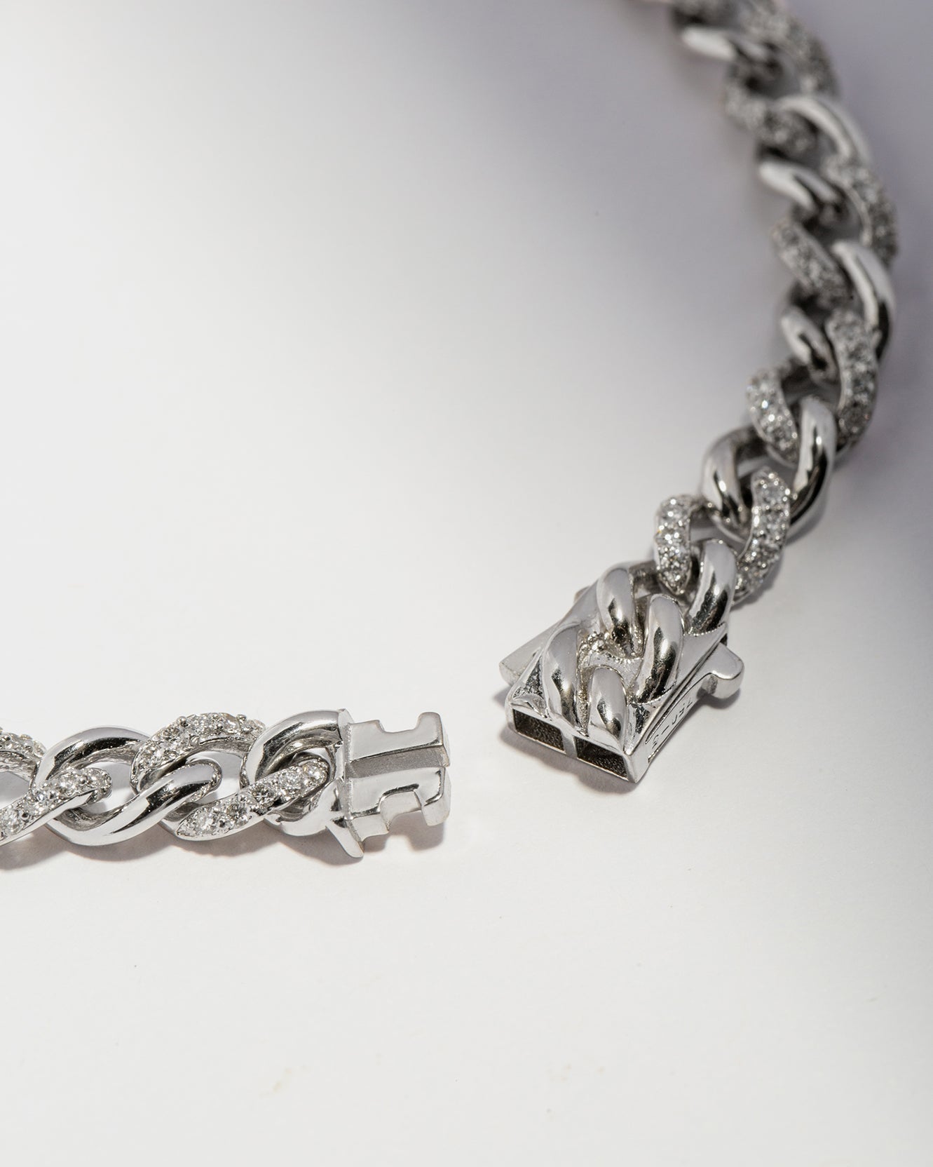 Enchanting Havana White Gold